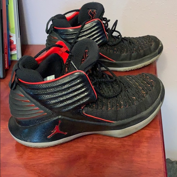 Air Jordan shoes - Picture 3 of 5